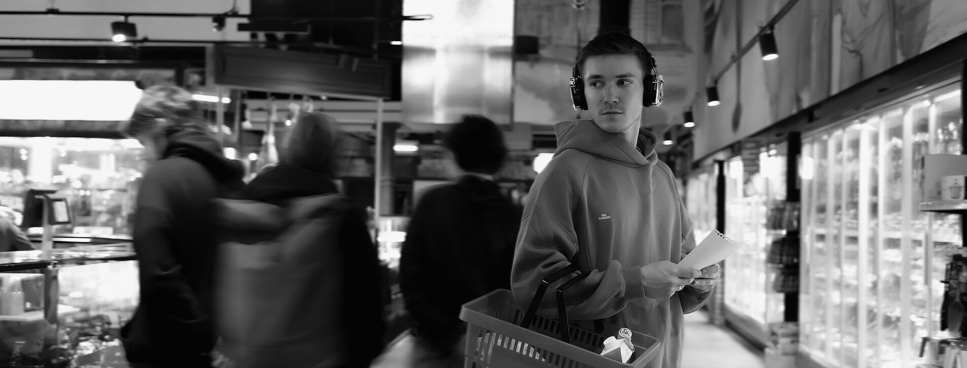 Фото 1 - Імерсивна моновистава з зануренням