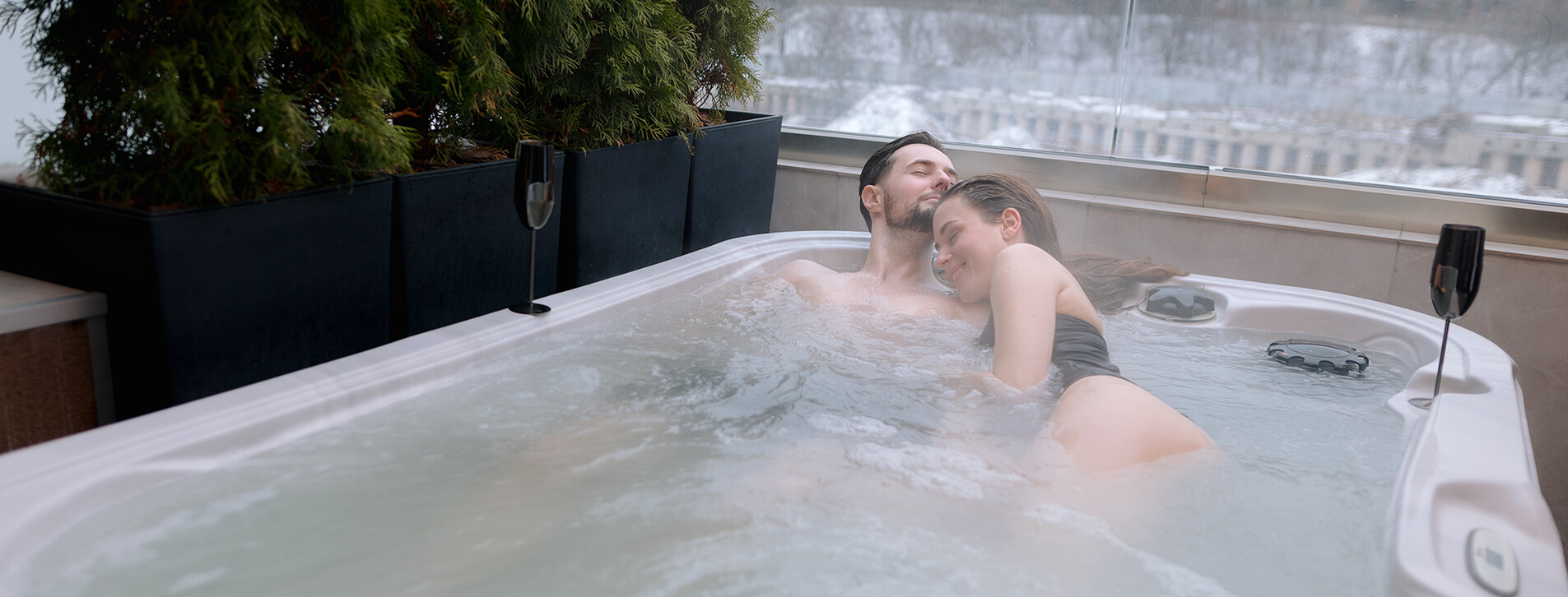 Фото 1 - Вікенд у пентхаусі з джакузі для двох