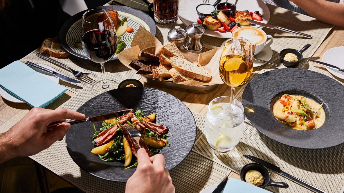 Вечеря у BEEF Подарунки другу на 28 років - Вечеря у BEEF