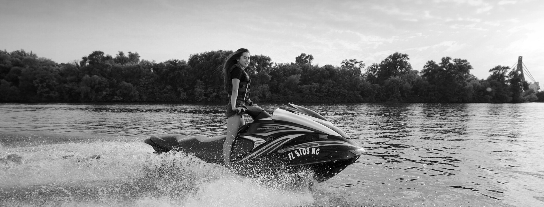 Фото 1 - Драйв на гідроциклі