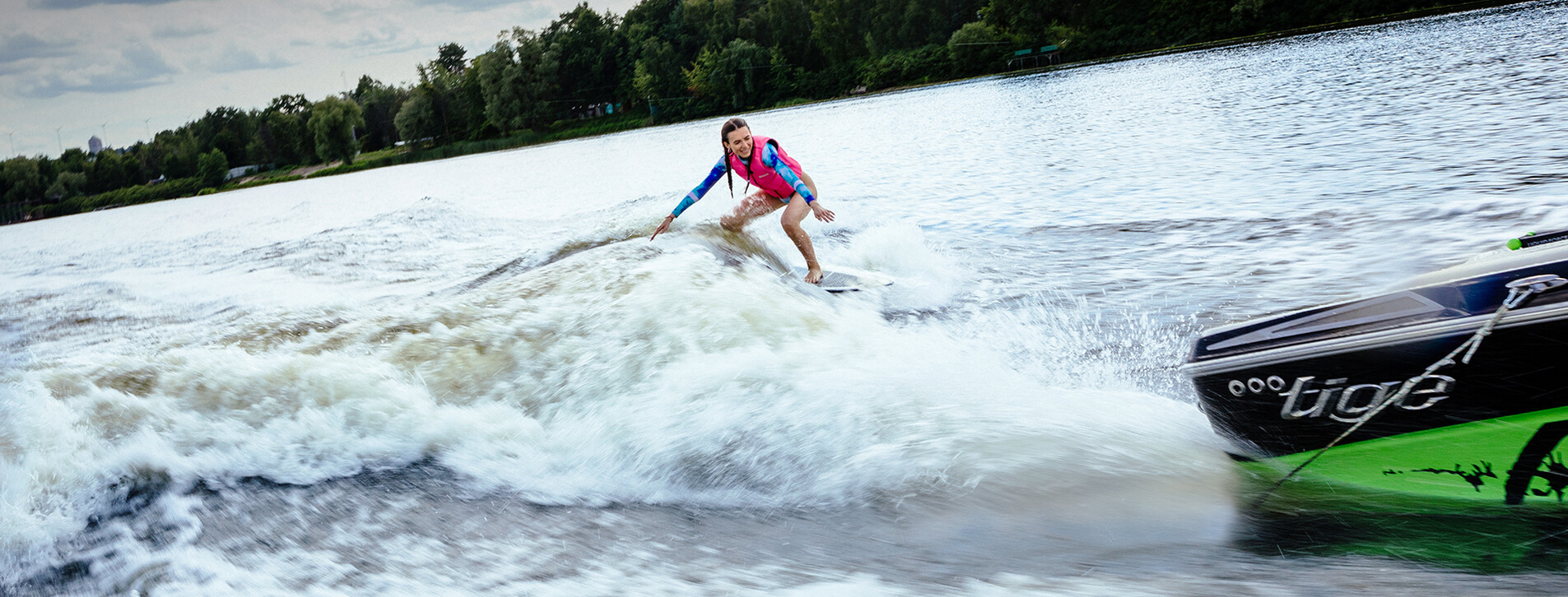 Фото 1 - Вейксерфінг за катером