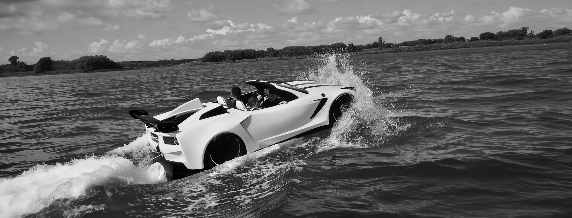 Фото 1 - Драйв на водному електрокарі