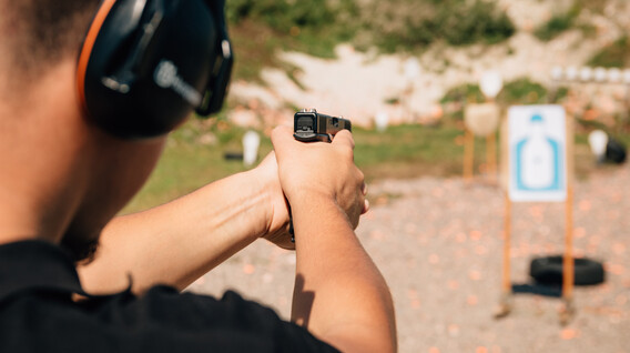 Стрільба з пістолета на стрільбищі Подарунки для рукодільниці - Стрільба з пістолета на стрільбищі