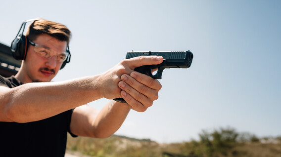 Стрільба з пістолета для двох на стрільбищі Подарунки тестеві - Стрільба з пістолета для двох на стрільбищі