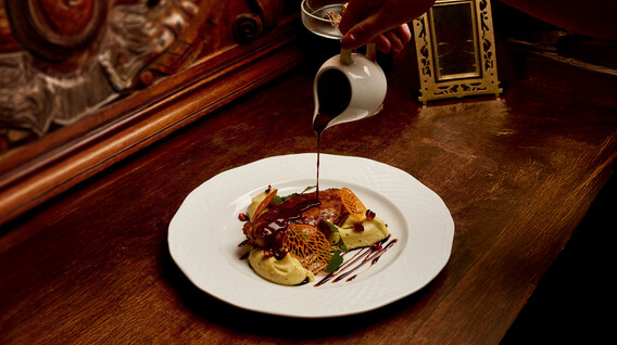 Вечеря у містичній ресторації «Доктор Фауст» Як відсвяткувати Новий рік одному у Львові - Вечеря у містичній ресторації «Доктор Фауст»