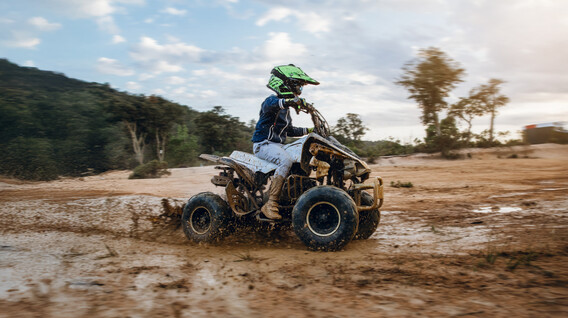 Дитячий майстер-клас їзди на квадроциклі Подарунки за 2000 грн - Дитячий майстер-клас їзди на квадроциклі
