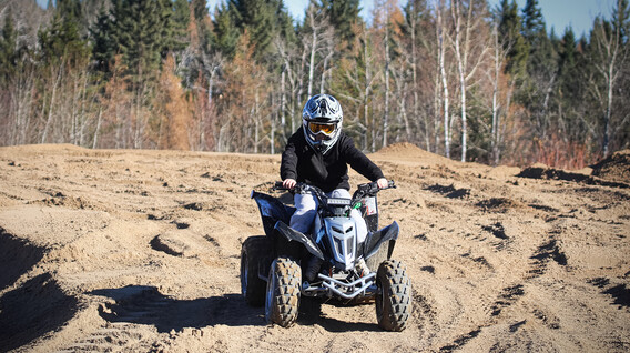 Детский мастер-класс езды на квадроцикле для двоих Бронируй досуг для семьи заранее - Детский мастер-класс езды на квадроцикле для двоих