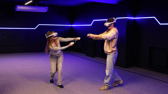 VR Arena вільного переміщення для двох Подарунки мамі на 60 років - VR Arena вільного переміщення для двох