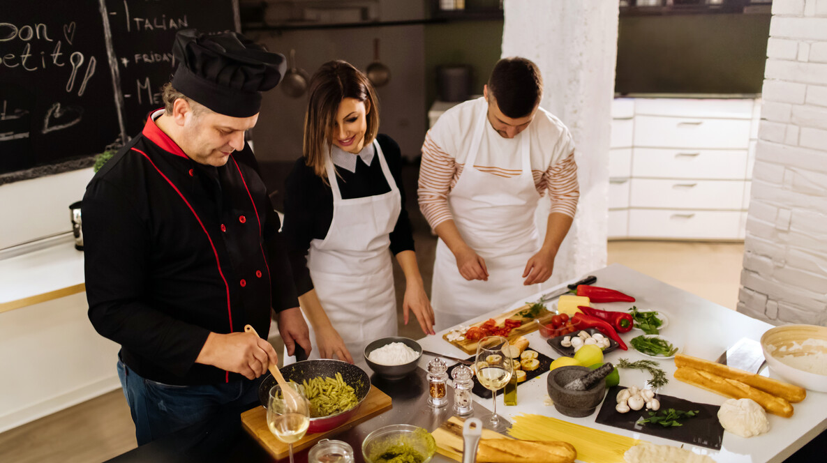 Кулінарний урок від академії Євгена Чернухи для двох Куди піти на побачення з дівчиною - Кулінарний урок від академії Євгена Чернухи для двох