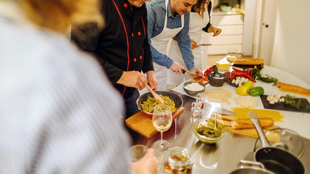 Кулінарний урок від академії Євгена Чернухи для компанії Подарунки чоловікові на 48 років - Кулінарний урок від академії Євгена Чернухи для компанії