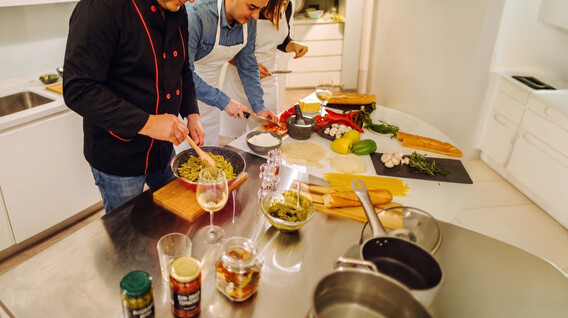 Кулінарний урок від академії Євгена Чернухи для компанії Подарунки на Новий рік клієнтам - Кулінарний урок від академії Євгена Чернухи для компанії