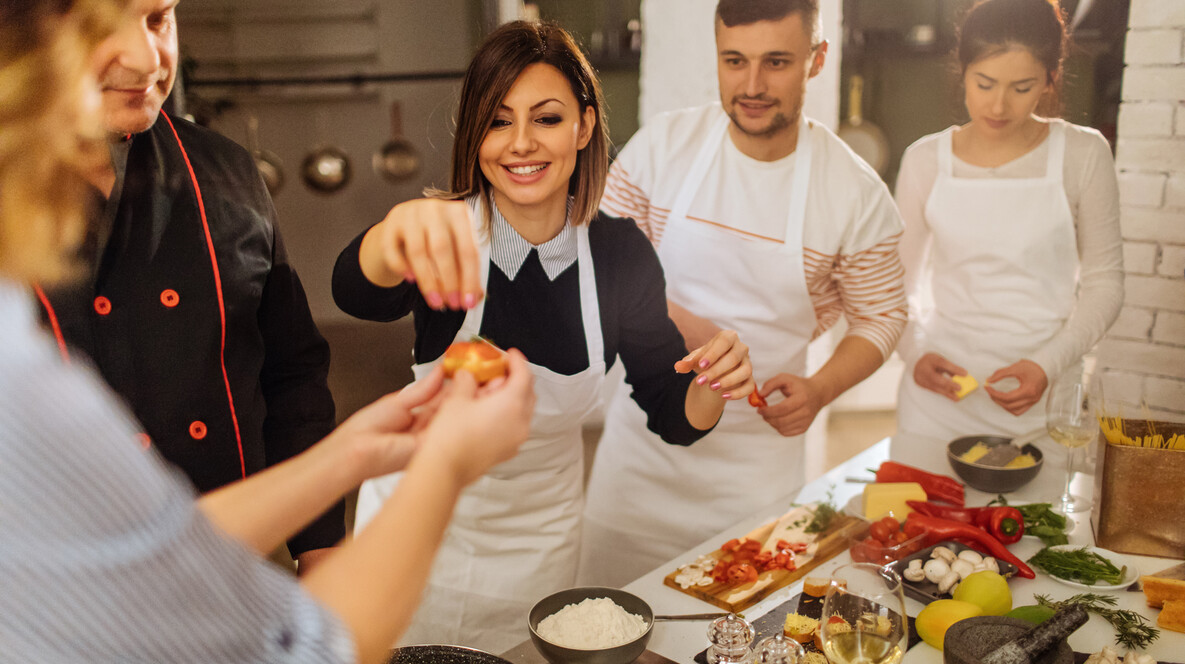 Кулінарний урок від академії Євгена Чернухи для компанії Подарунок на 14 лютого другу - Кулінарний урок від академії Євгена Чернухи для компанії