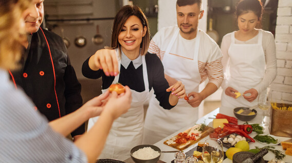 Кулінарний урок від академії Євгена Чернухи для компанії Подарунки чоловіку на річницю весілля 13 років - Кулінарний урок від академії Євгена Чернухи для компанії