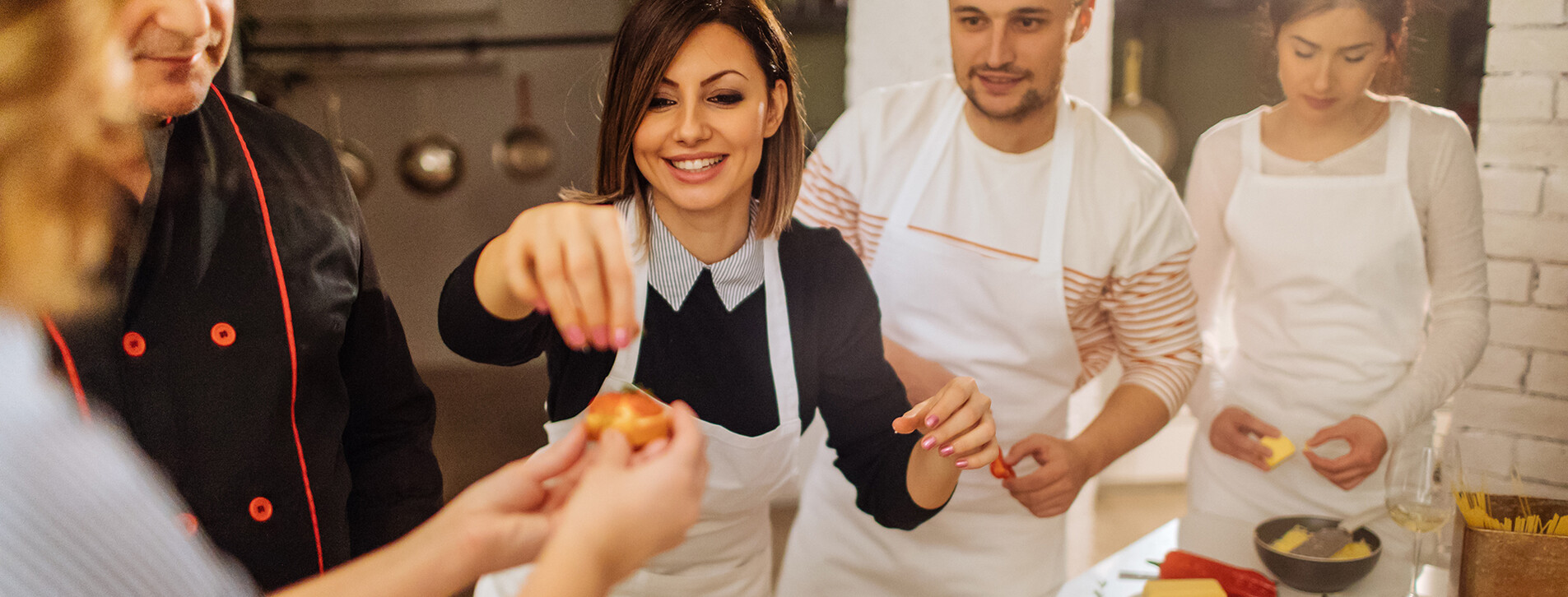 Фото 1 - Кулінарний урок від академії Євгена Чернухи для компанії