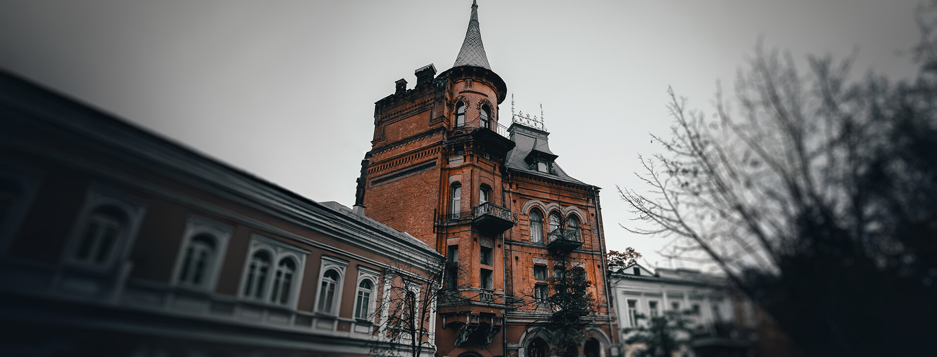 Фото 1 - Екскурсія «Привиди замку Барона»