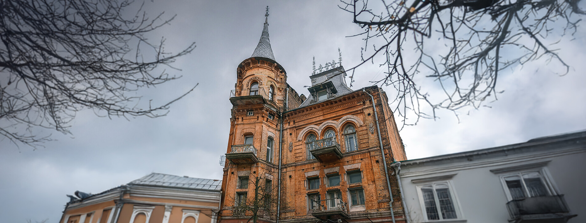 Фото 1 - Екскурсія «Привиди замку Барона» для двох