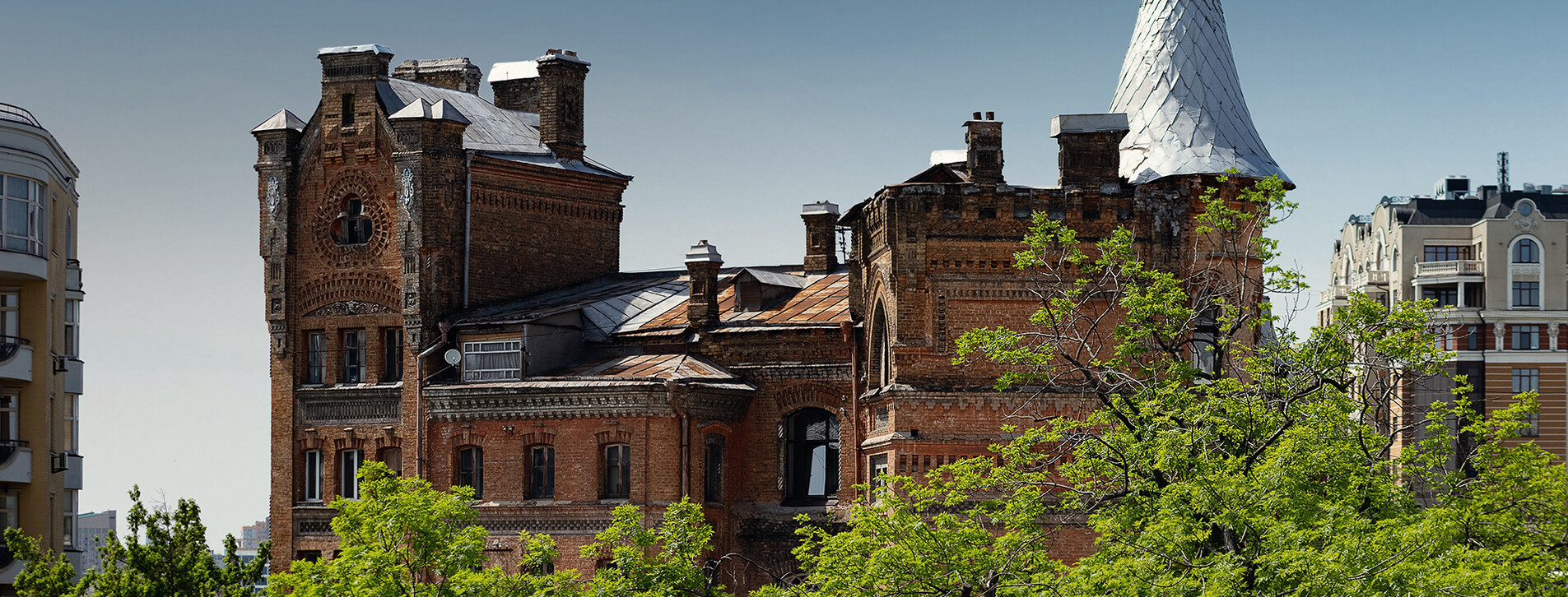 Фото 1 - Екскурсія «Привиди замку Барона» для компанії