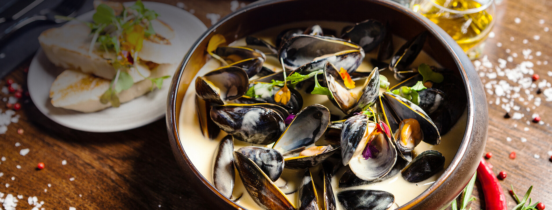 Фото 1 - Вечеря в барі-мідій «Котелок»