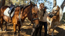 Урок верхової їзди для двох Урок верхової їзди для двох