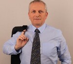 користувач В