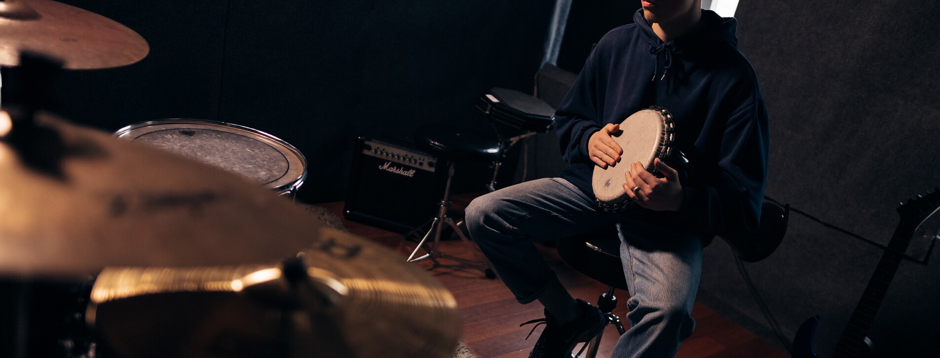 Гра на 5 музичних інструментах у Києві - 9 Фото 9 - Гра на 5 музичних інструментах