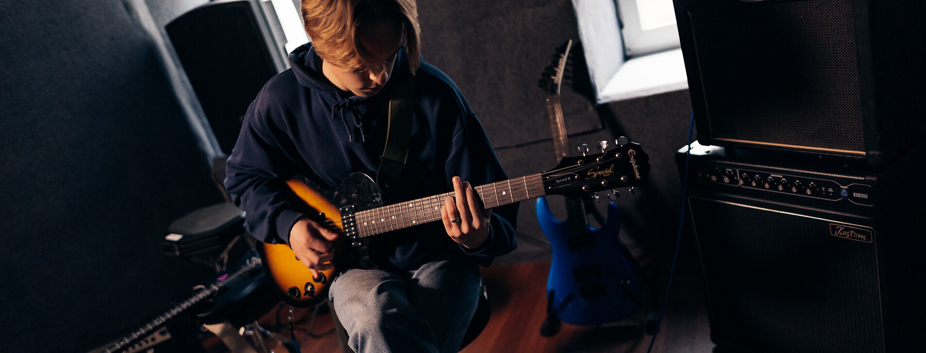 Гра на 5 музичних інструментах у Києві - 5 Фото 5 - Гра на 5 музичних інструментах