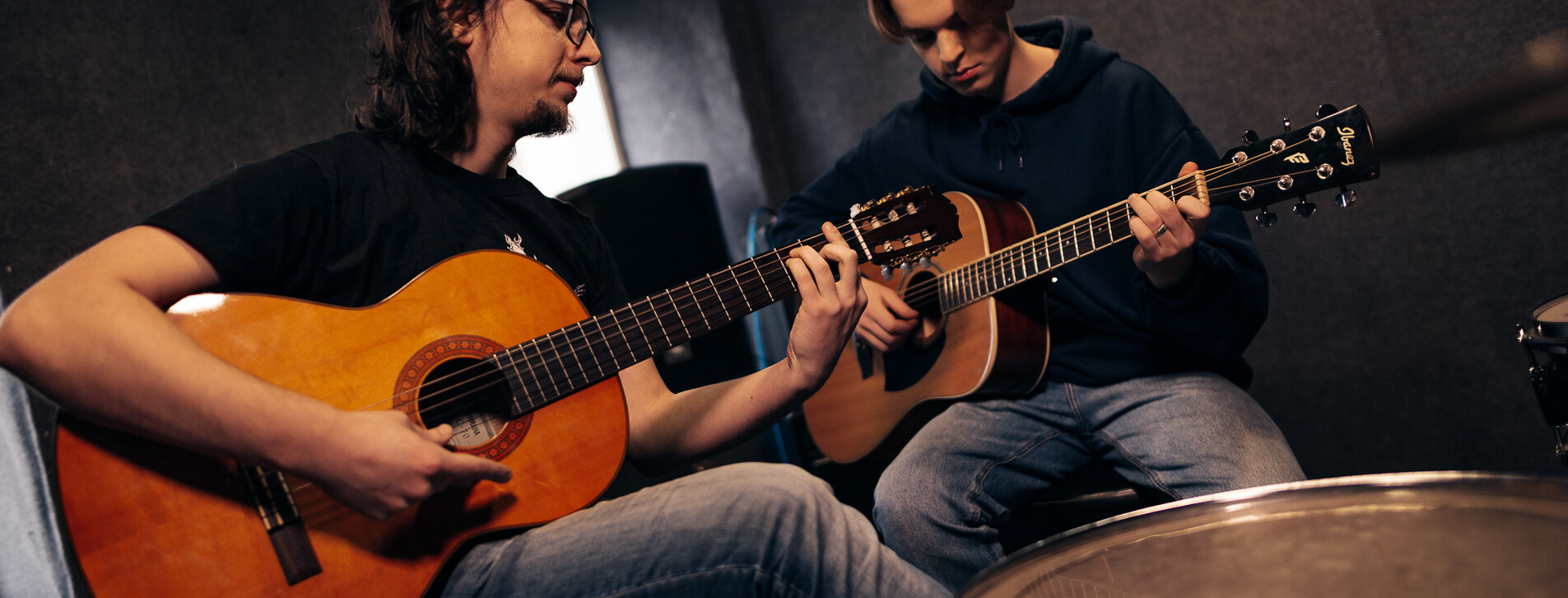 Гра на 5 музичних інструментах у Києві - 10 Фото 10 - Гра на 5 музичних інструментах