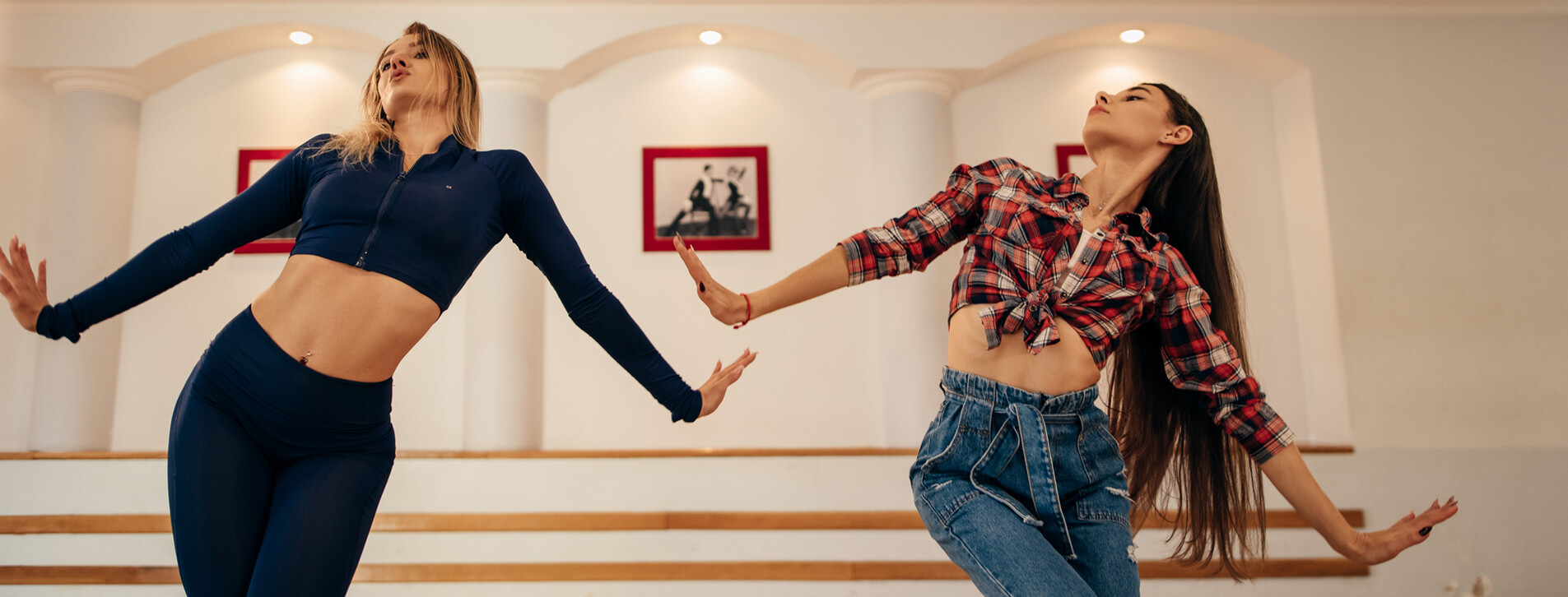 Абонемент на танцы в группе в Киеве - 10 Фото 10 - Абонемент на танцы в группе