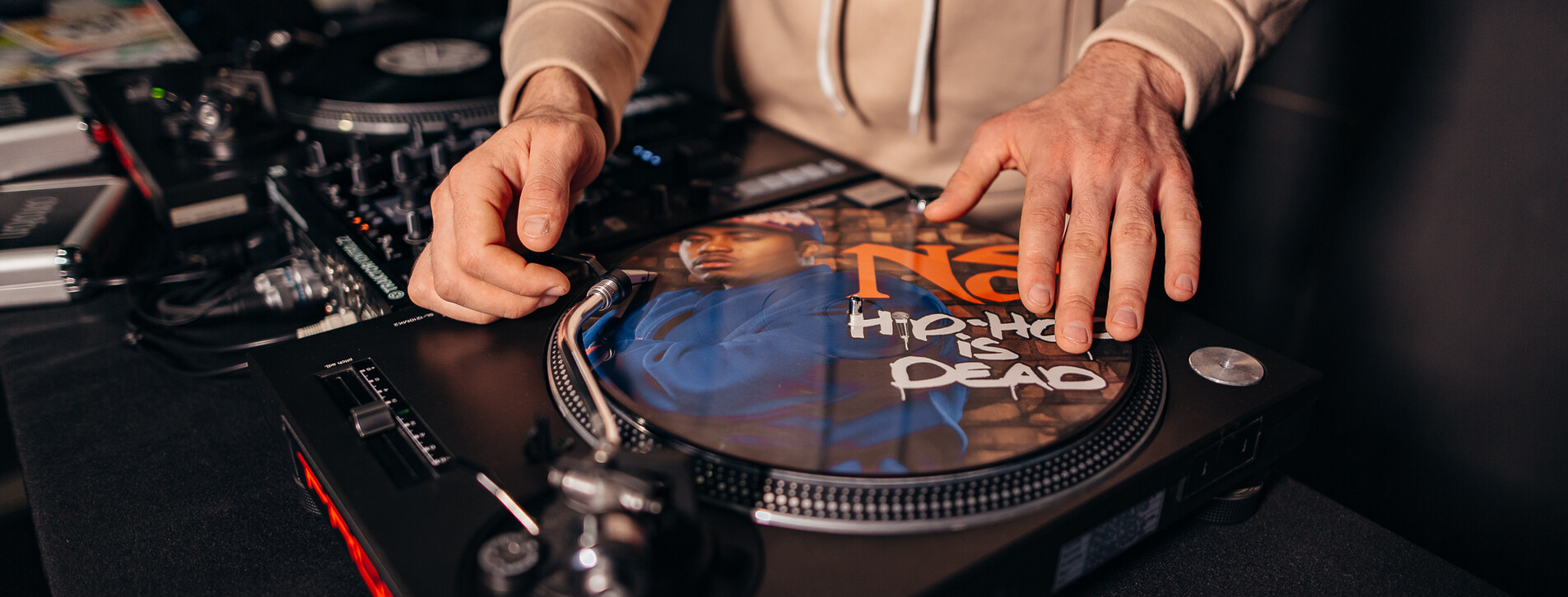 Мастер-класс dj на виниле для двоих в Киеве - 9 Фото 9 - Мастер-класс dj на виниле для двоих