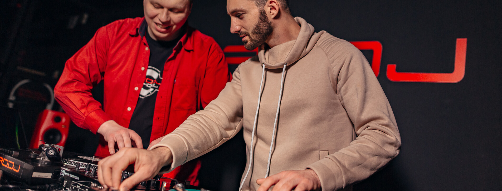 Мастер-класс dj на виниле для двоих в Киеве - 5 Фото 5 - Мастер-класс dj на виниле для двоих
