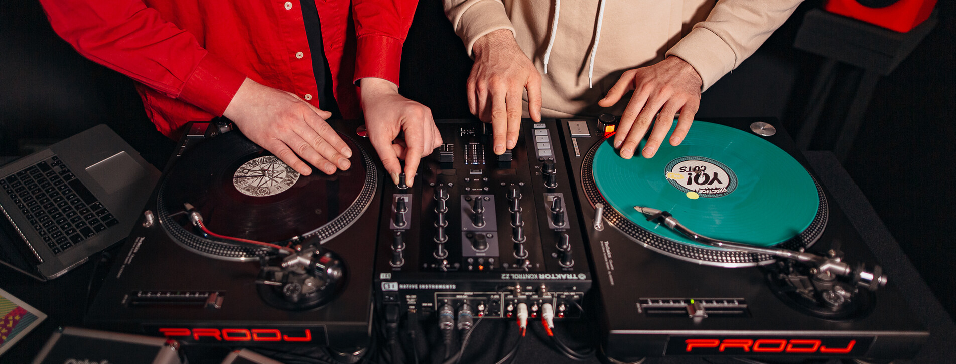 Мастер-класс dj на виниле для двоих в Киеве - 3 Фото 3 - Мастер-класс dj на виниле для двоих