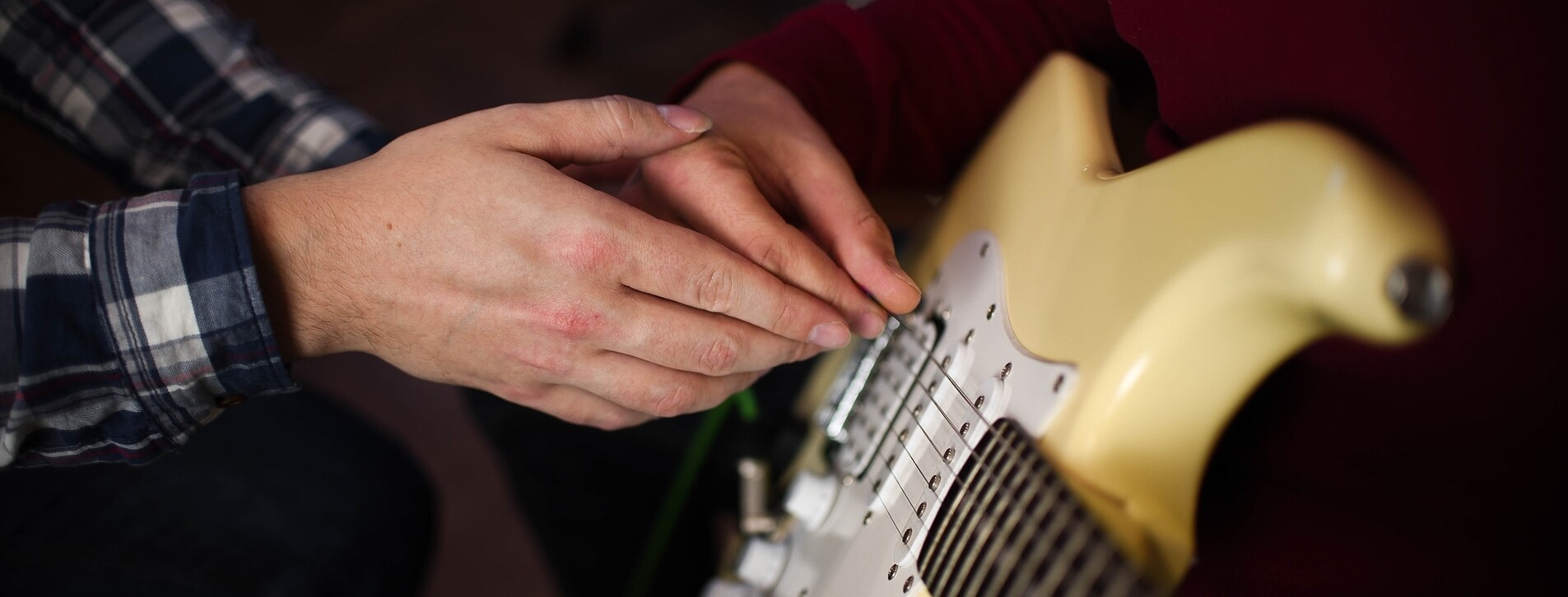 Мастер-класс игры на электрогитаре во Львове - 7 Фото 7 - Мастер-класс игры на электрогитаре