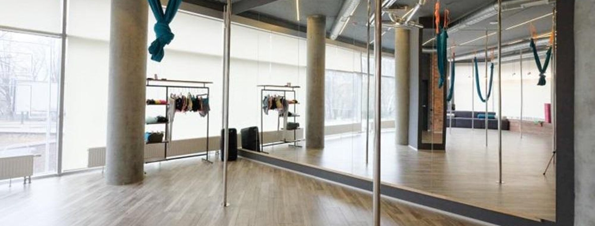 Майстер-клас танцю на пілоні у Львові - 7 Фото 7 - Майстер-клас танцю на пілоні