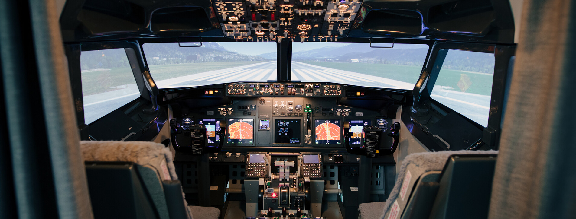 Авіасимулятор Boeing-737 для двох у Києві - 4 Фото 4 - Авіасимулятор Boeing-737 для двох