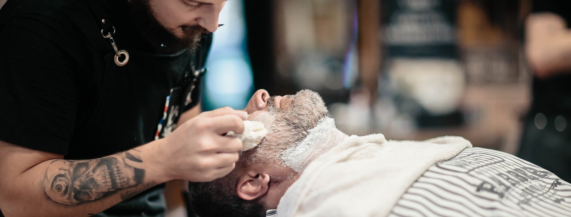 Бритье опасной бритвой в Харькове - 4 Фото 4 - Бритье опасной бритвой