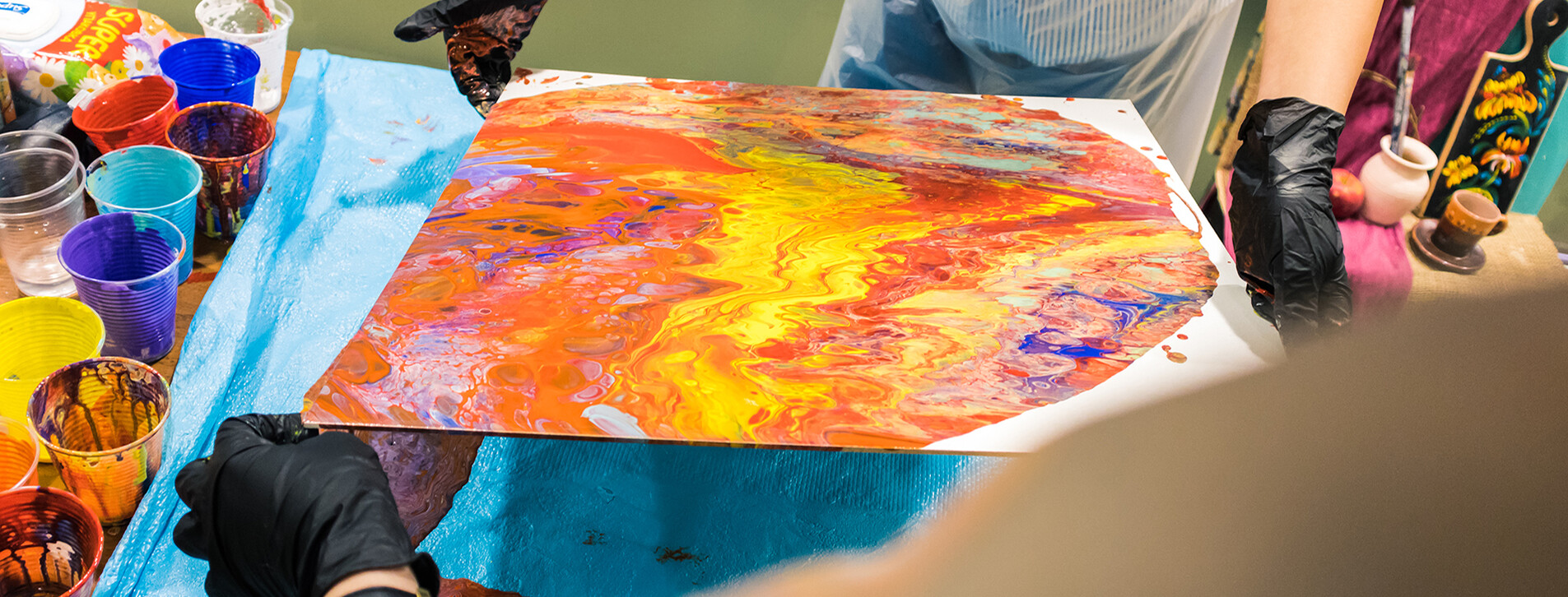 Абстрактная живопись Fluid Art для двоих во Львове - 6 Фото 6 - Абстрактная живопись Fluid Art для двоих