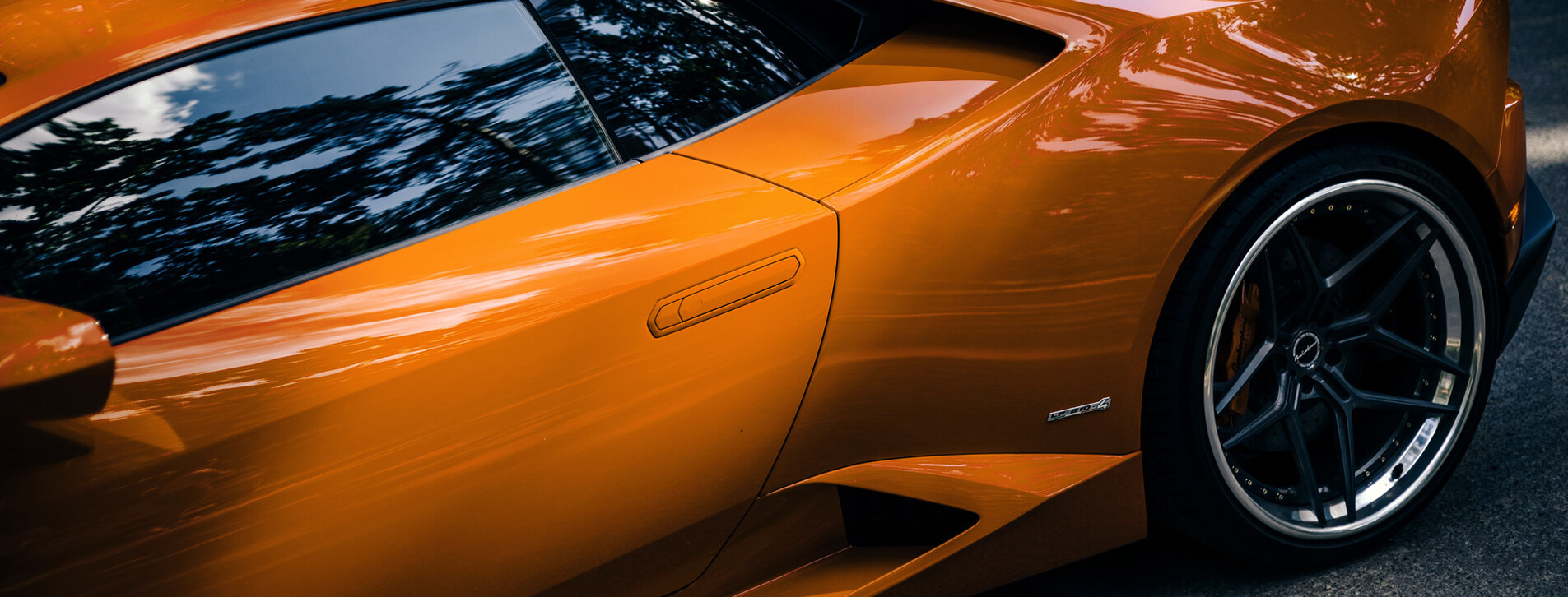 Тест-драйв суперкара Lamborghini для двоих в Киеве - 3 Фото 3 - Тест-драйв суперкара Lamborghini для двоих