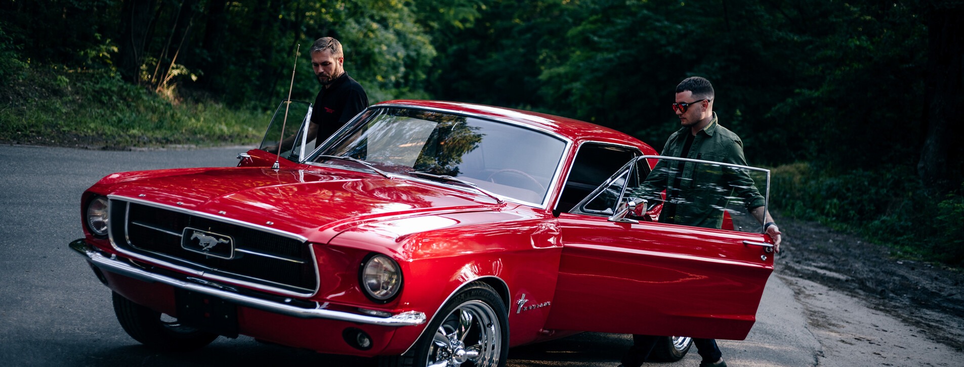 Тест-драйв ретрокара Ford Mustang 1967 для двоих в Киеве - 6 Фото 6 - Тест-драйв ретрокара Ford Mustang 1967 для двоих