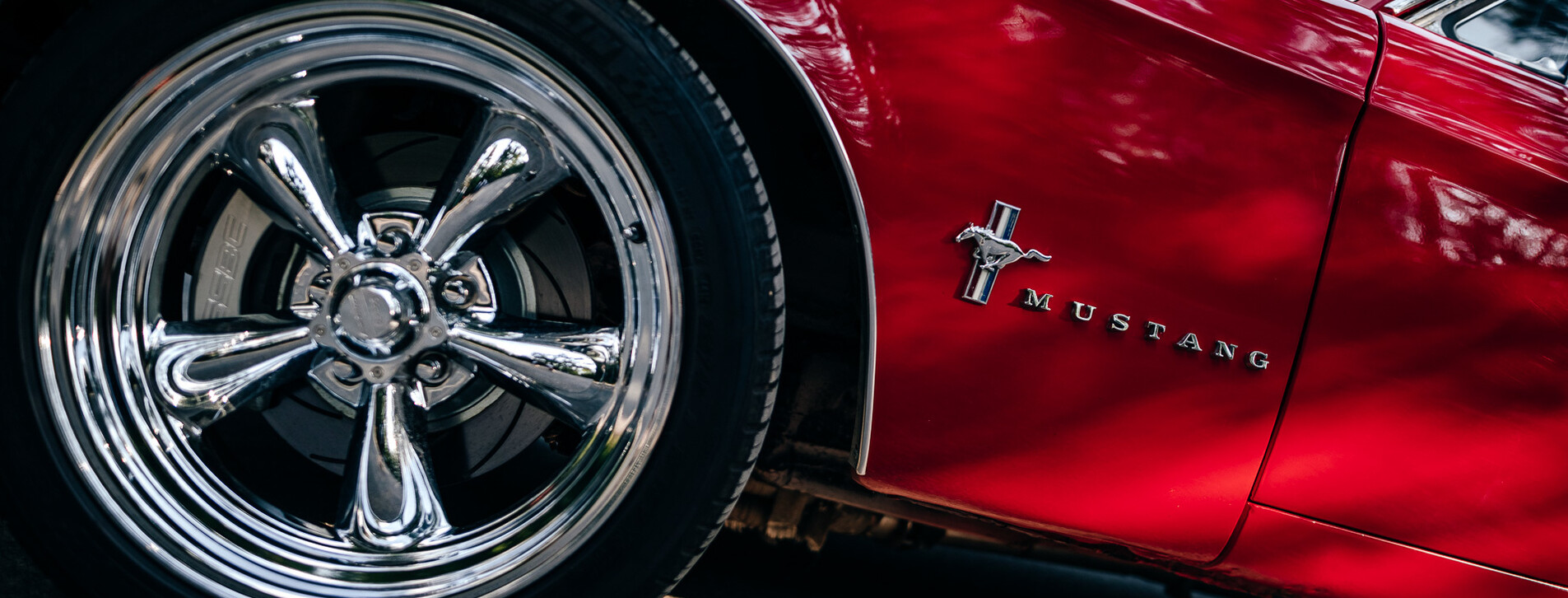 Тест-драйв ретрокара Ford Mustang 1967 для двоих в Киеве - 2 Фото 2 - Тест-драйв ретрокара Ford Mustang 1967 для двоих