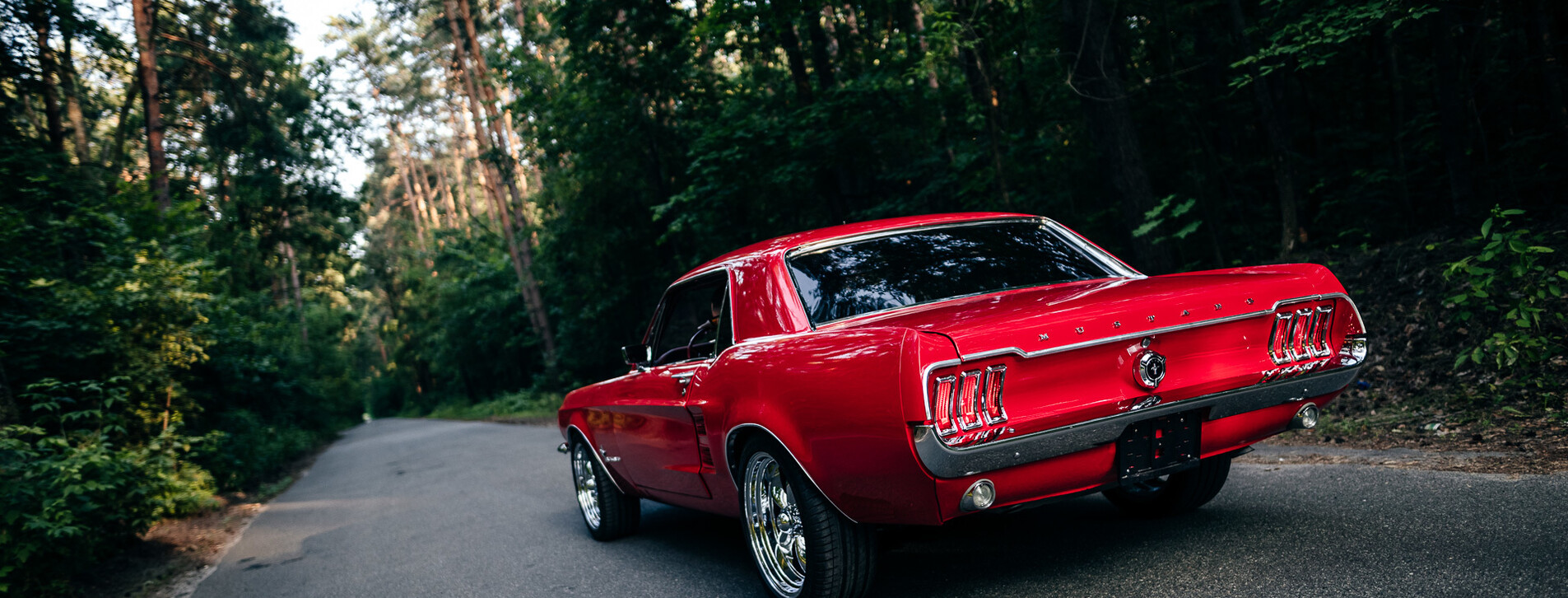 Тест-драйв ретрокара Ford Mustang 1967 для двоих в Киеве - 10 Фото 10 - Тест-драйв ретрокара Ford Mustang 1967 для двоих