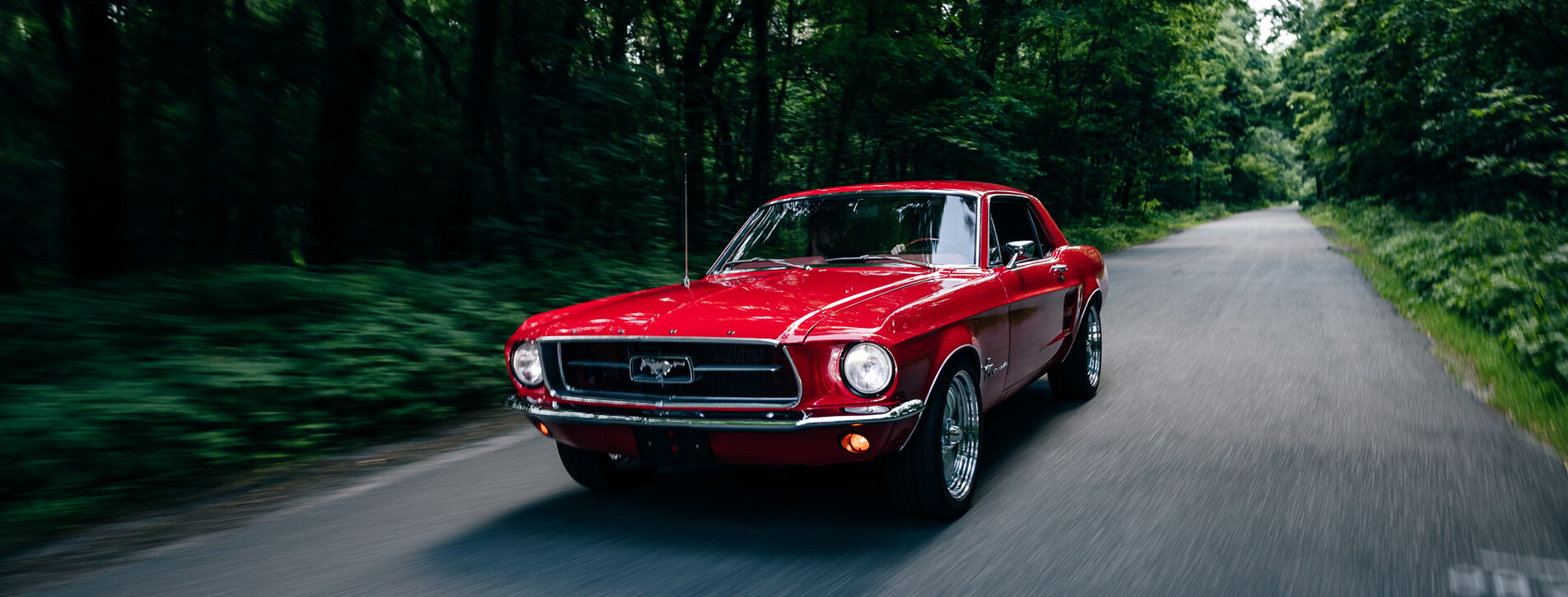 Тест-драйв ретрокара Ford Mustang 1967 для двоих в Киеве - 11 Фото 11 - Тест-драйв ретрокара Ford Mustang 1967 для двоих