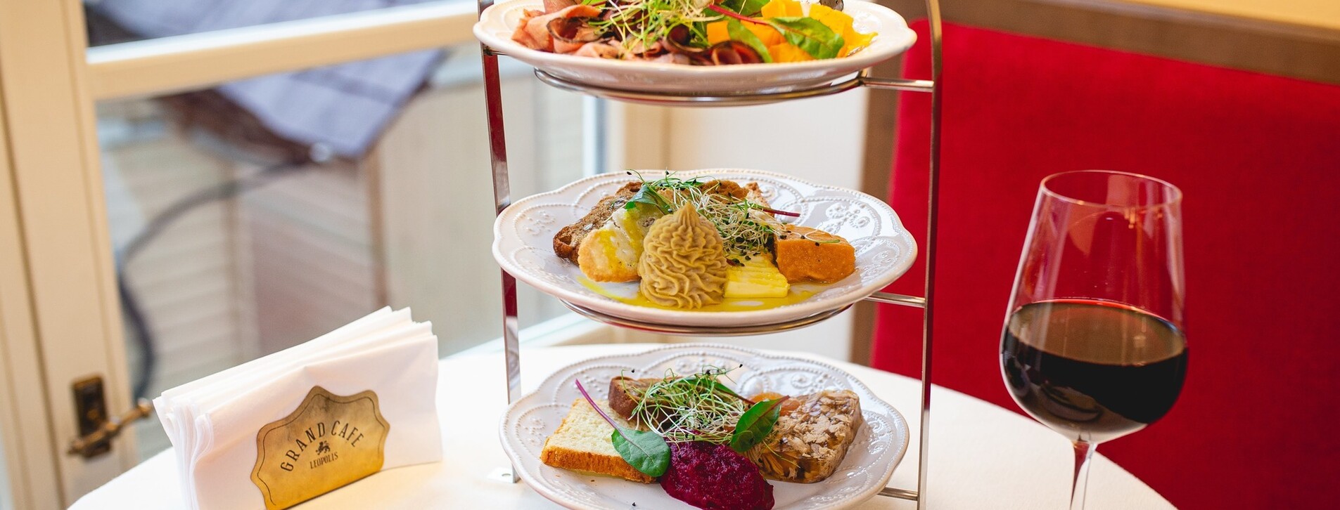 Вечер в Grand Cafe Leopolis для компании во Львове - 10 Фото 10 - Вечер в Grand Cafe Leopolis