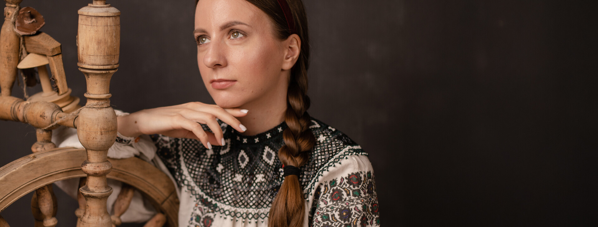 Етнофотосесія в українських костюмах у Києві - 8 Фото 8 - Етнофотосесія в українських костюмах