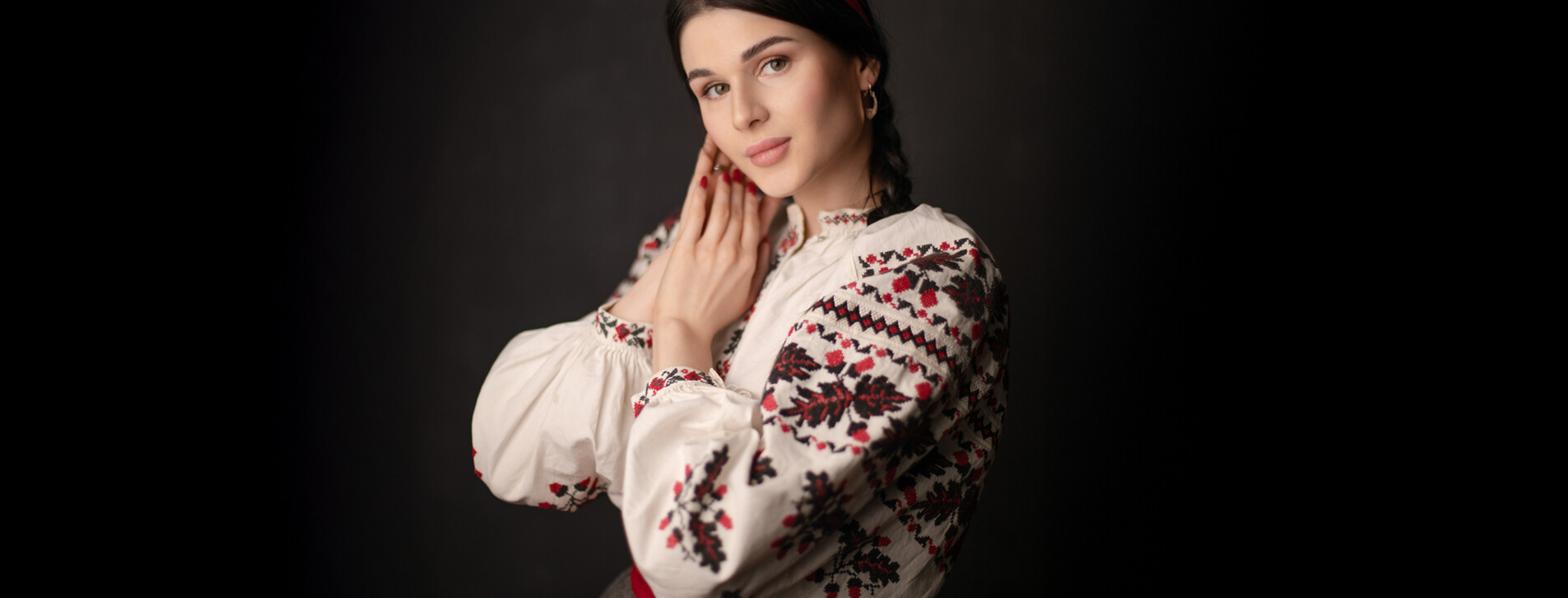 Етнофотосесія в українських костюмах у Києві - 6 Фото 6 - Етнофотосесія в українських костюмах