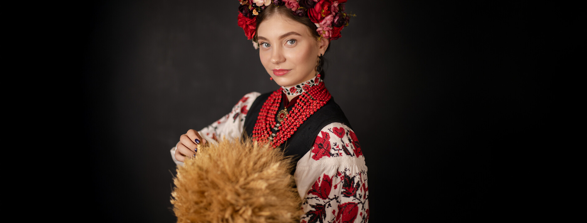 Етнофотосесія в українських костюмах у Києві - 2 Фото 2 - Етнофотосесія в українських костюмах