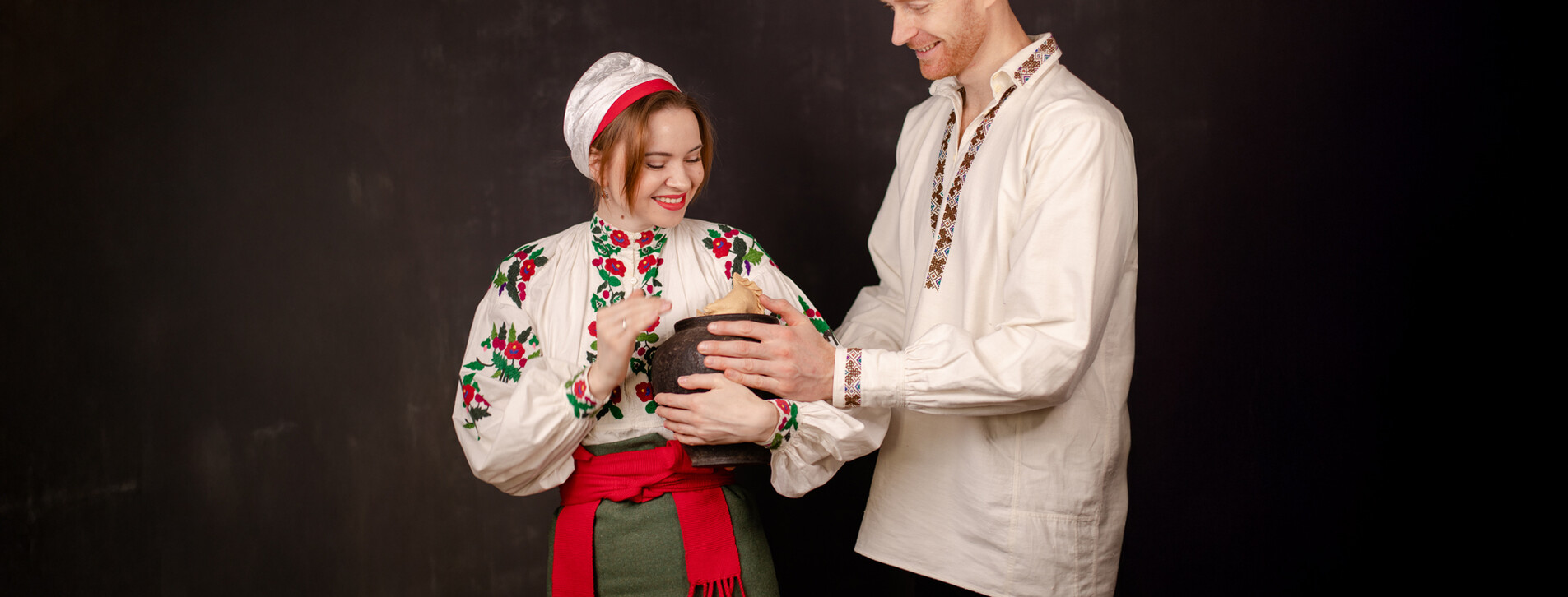 Етнофотосесія в українських костюмах у Києві - 10 Фото 10 - Етнофотосесія в українських костюмах