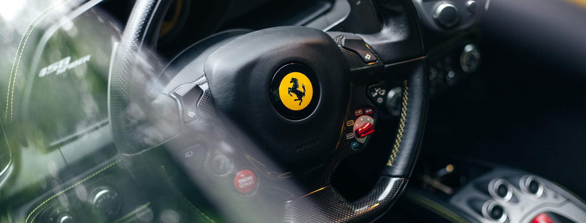 Тест-драйв суперкара Ferrari в Києві - 7 Фото 7 - Тест-драйв суперкара Ferrari
