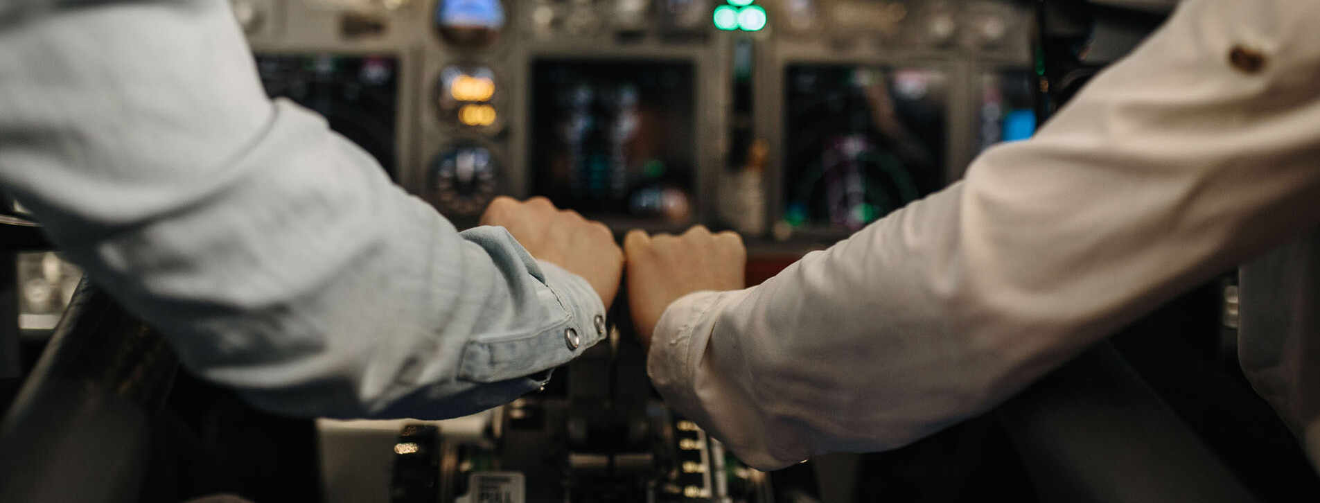 Авиасимулятор Boeing-737 для двоих в Одессе - 8 Фото 8 - Авиасимулятор Boeing-737 для двоих
