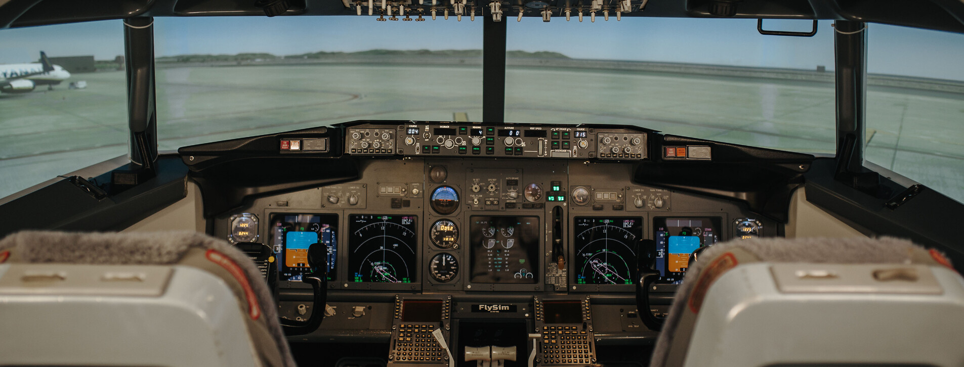 Авиасимулятор Boeing-737 для двоих в Одессе - 11 Фото 11 - Авиасимулятор Boeing-737 для двоих