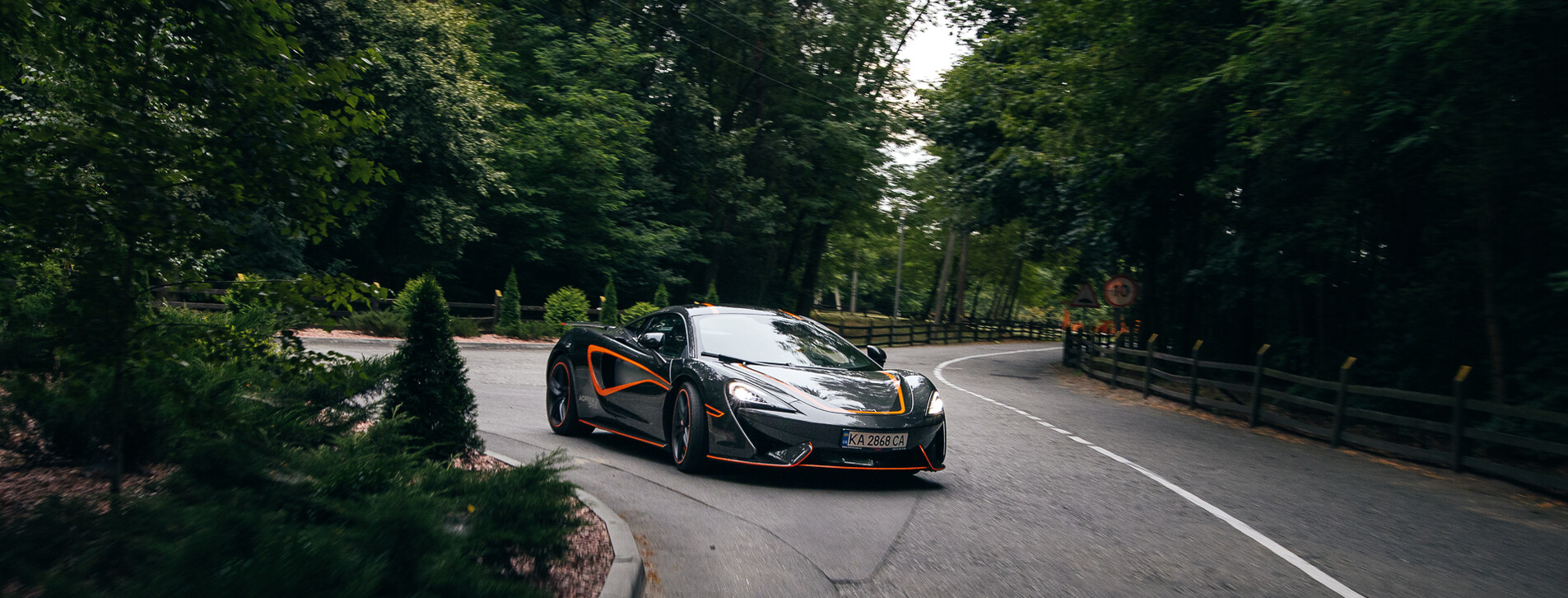 Тест-драйв суперкара McLaren для двоих в Киеве - 10 Фото 10 - Тест-драйв суперкара McLaren для двоих
